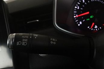 Renault Clio 1.0 TCe Iconic Euro 6 (s/s) 5dr