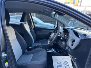 Toyota Yaris 1.5 VVT-h Icon Tech E-CVT Euro 6 (s/s) 5dr