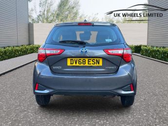 Toyota Yaris 1.5 VVT-h Icon Tech E-CVT Euro 6 (s/s) 5dr