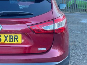 Nissan Qashqai 1.2 DIG-T N-Connecta XTRON 2WD Euro 6 (s/s) 5dr