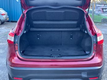 Nissan Qashqai 1.2 DIG-T N-Connecta XTRON 2WD Euro 6 (s/s) 5dr