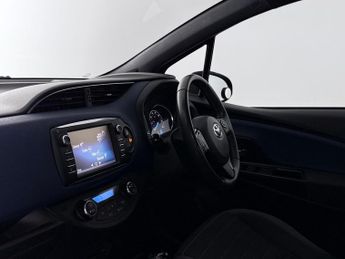 Toyota Yaris 1.5 VVT-h Grey Bi-Tone E-CVT Euro 6 (s/s) 5dr