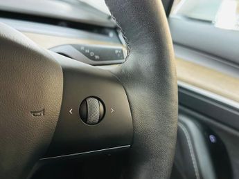 Tesla Model 3 (Dual Motor) Long Range Auto 4WDE 4dr