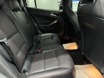 Mercedes-Benz GLA 2.1 GLA220d AMG Line (Premium) 7G-DCT 4MATIC Euro 6 (s/s) 5dr