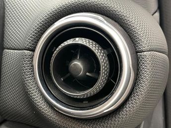 Nissan Juke 1.6 N-Connecta Auto Euro 6 5dr