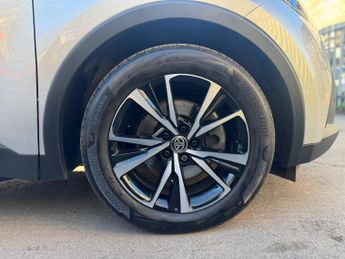Toyota C-HR 2.0 VVT 13.6kWh Design CVT Euro 6 (s/s) 5dr