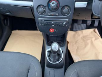 Renault Clio EXPRESSION 16V