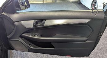 MERCEDES-BENZ C-CLASS 1.6 C180 AMG Sport BlueEfficiency Auto 2dr