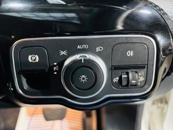 Mercedes-Benz A Class 1.5 A180d SE 7G-DCT Euro 6 (s/s) 5dr