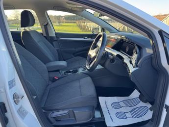 Volkswagen Golf 1.5 eTSI MHEV Life DSG Euro 6 (s/s) 5dr