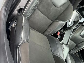 Volvo V40 2.0 D3 R-Design Nav Plus Euro 6 (s/s) 5dr