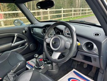 MINI Convertible 1.6 Cooper Euro 3 2dr
