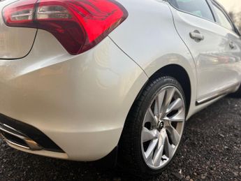 Citroen DS5 2.0 h e-HDi Airdream DSport EGS6 4WD Euro 5 (s/s) 5dr