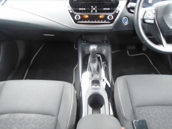 Toyota Corolla 1.8 VVT-h Design Touring Sports CVT Euro 6 (s/s) 5dr