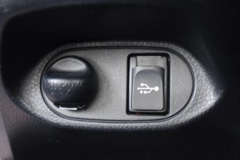 Toyota Yaris 1.5 VVT-h Excel E-CVT Euro 6 5dr (15in Alloy)