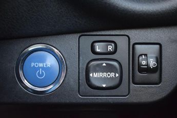 Toyota Yaris 1.5 VVT-h Excel E-CVT Euro 6 5dr (15in Alloy)