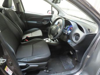 Toyota Yaris 1.5 VVT-h Excel E-CVT Euro 6 5dr (15in Alloy)