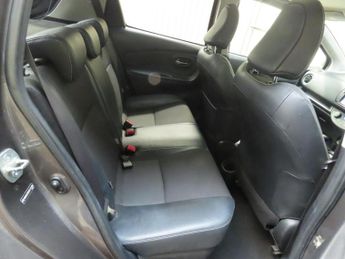 Toyota Yaris 1.5 VVT-h Excel E-CVT Euro 6 5dr (15in Alloy)