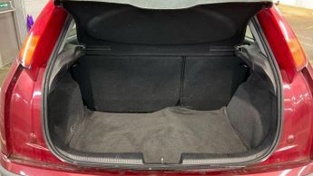 Ford Focus 1.6i 16v Zetec 5dr