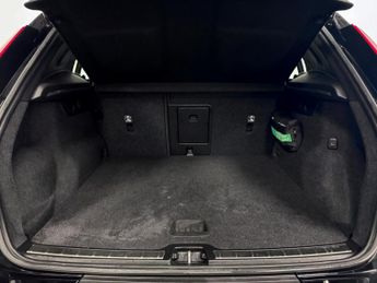 Volvo XC40 Core Bright T4 (211 hp) Auto