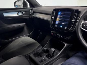 Volvo XC40 Core Bright T4 (211 hp) Auto