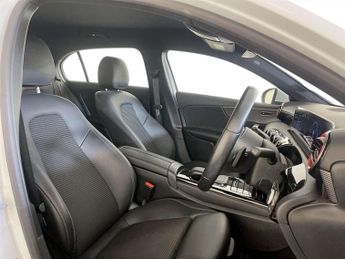 Mercedes-Benz A Class 1.3 A200 Sport (Executive) Hatchback 5dr Petrol 7G-DCT Euro 6 (s