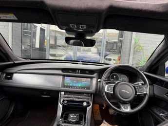 JAGUAR XF 2.0i R-Sport GPF Saloon 4dr Petrol Auto AWD Euro 6 (s/s) (300 ps
