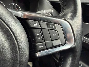 JAGUAR XF 2.0i R-Sport GPF Saloon 4dr Petrol Auto AWD Euro 6 (s/s) (300 ps