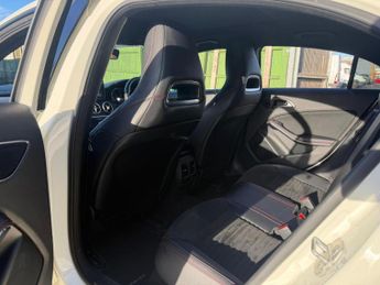 Mercedes-Benz A Class 2.1 A200d AMG Line (Premium Plus) 7G-DCT Euro 6 (s/s) 5dr