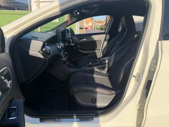 Mercedes-Benz A Class 2.1 A200d AMG Line (Premium Plus) 7G-DCT Euro 6 (s/s) 5dr