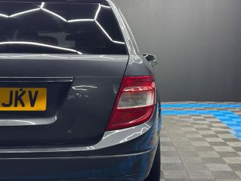 Mercedes-Benz C Class 1.8 C180 BlueEfficiency Executive SE Auto Euro 5 5dr