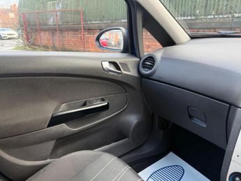 Vauxhall Corsa 1.4i 16v Club 5dr