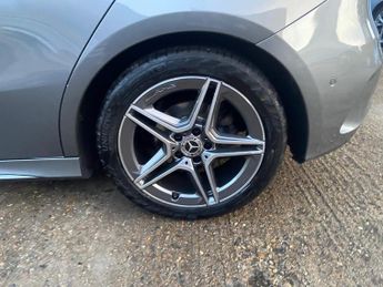 Mercedes-Benz A Class 1.5 A180d AMG Line (Premium) 7G-DCT Euro 6 (s/s) 5dr