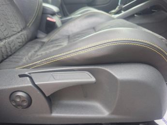 Volkswagen Golf 2.0 TFSI GTI Pirelli DSG 5dr