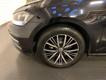 Volkswagen Golf 1.6 TDI SE Nav DSG Euro 6 (s/s) 5dr