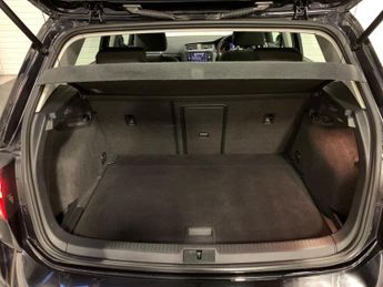 Volkswagen Golf 1.6 TDI SE Nav DSG Euro 6 (s/s) 5dr