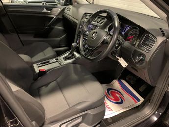Volkswagen Golf 1.6 TDI SE Nav DSG Euro 6 (s/s) 5dr