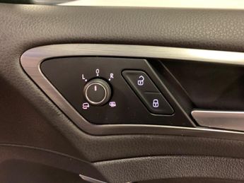 Volkswagen Golf 1.6 TDI SE Nav DSG Euro 6 (s/s) 5dr