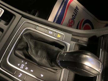 Volkswagen Golf 1.6 TDI SE Nav DSG Euro 6 (s/s) 5dr