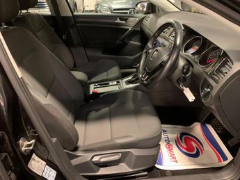 Volkswagen Golf 1.6 TDI SE Nav DSG Euro 6 (s/s) 5dr