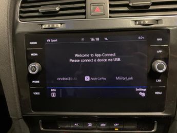 Volkswagen Golf 1.6 TDI SE Nav DSG Euro 6 (s/s) 5dr