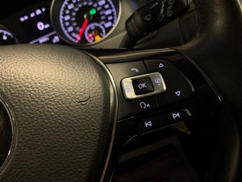 Volkswagen Golf 1.6 TDI SE Nav DSG Euro 6 (s/s) 5dr