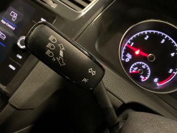 Volkswagen Golf 1.6 TDI SE Nav DSG Euro 6 (s/s) 5dr