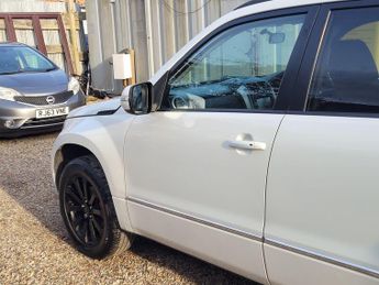 Suzuki Grand Vitara 2.4 VVT SZ5 Auto 4WD Euro 5 5dr