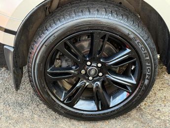 Land Rover Range Rover Velar 3.0 SD6 V6 R-Dynamic SE Auto 4WD Euro 6 (s/s) 5dr