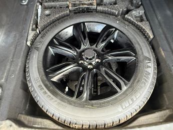 Land Rover Range Rover Velar 3.0 SD6 V6 R-Dynamic SE Auto 4WD Euro 6 (s/s) 5dr