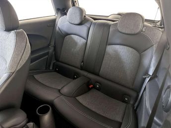 MINI Electric Hatch Cooper SE 32.6kWh Level 2 Hatchback 3dr Electric Auto (184 ps)