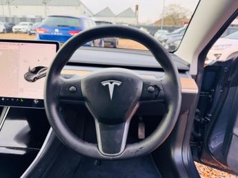 Tesla Model 3 Standard Range Plus Auto RWD 4dr