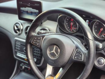 Mercedes-Benz GLA 1.6 GLA180 Urban Edition 7G-DCT Euro 6 (s/s) 5dr