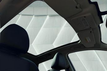 Nissan Qashqai 1.2 DIG-T N-Connecta XTRON Euro 6 (s/s) 5dr